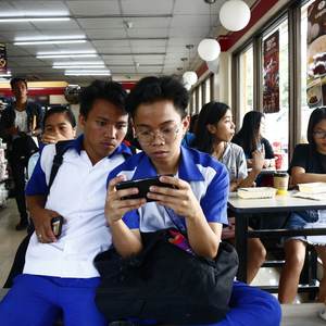 How School Violence Catalyzed Philippine Lawmakers to Crack Down on Kids’ Social Media Use