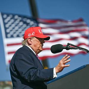 Trump Says Leakers ‘Should Be Shot’ and Rails Against Media at Rally